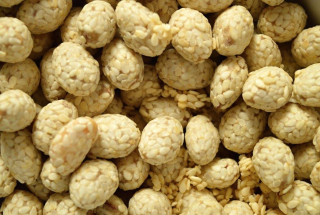 Mandle v karamelu a sezamu 500g